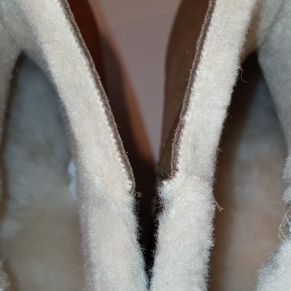 Bearpaw suede size 7 with Sherpa lining - Picture 6 of 12